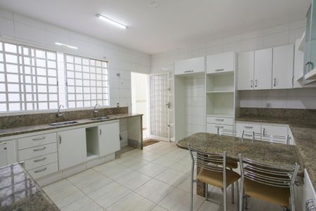 Casa para alugar com 480m², 5 quartos e 4 vagasCozinha