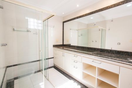 Casa para alugar com 480m², 5 quartos e 4 vagasBanheiro da Suite 2
