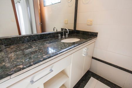 Casa para alugar com 480m², 5 quartos e 4 vagasBanheiro da Suite 2