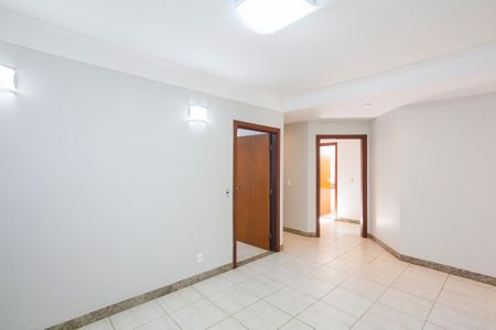 Casa para alugar com 480m², 5 quartos e 4 vagasSala 2