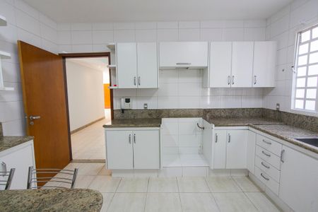 Casa para alugar com 480m², 5 quartos e 4 vagasCozinha