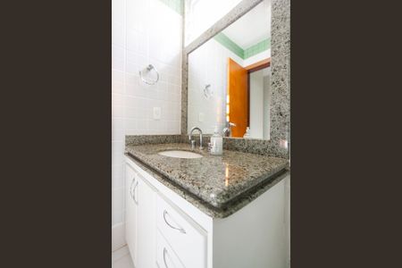 Casa para alugar com 480m², 5 quartos e 4 vagasBanheiro Social