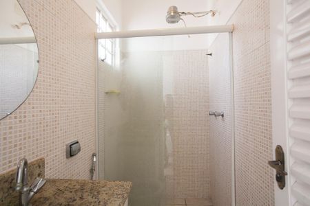 Casa para alugar com 480m², 5 quartos e 4 vagasBanheiro da Churrasqueira