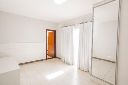 Casa para alugar com 480m², 5 quartos e 4 vagasSuite 2