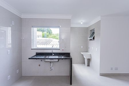 Sala, cozinha e área de serviço de apartamento à venda com 2 quartos, 40m² em Vila Mangalot, São Paulo