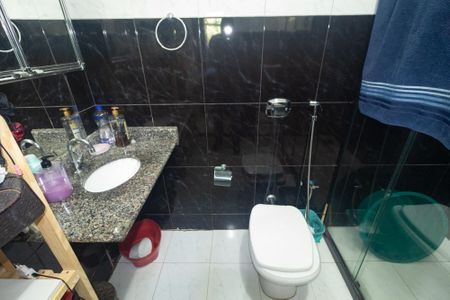 Casa para alugar com 300m², 2 quartos e 2 vagasBanheiro da Suíte