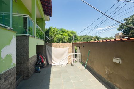 Casa para alugar com 300m², 2 quartos e 2 vagasQuintal