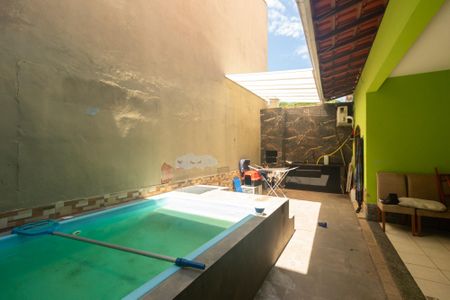 Casa para alugar com 300m², 2 quartos e 2 vagasQuintal