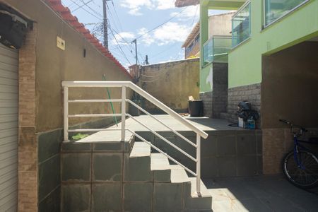 Casa para alugar com 300m², 2 quartos e 2 vagasQuintal
