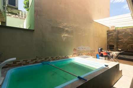 Casa para alugar com 300m², 2 quartos e 2 vagasQuintal