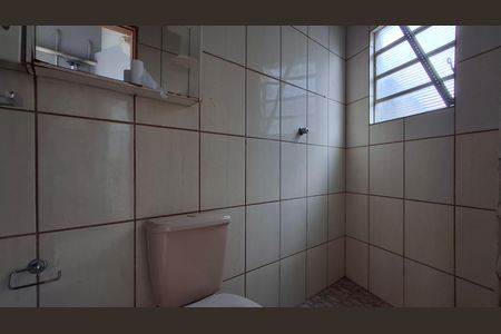 Casa para alugar com 159m², 2 quartos e 1 vagaBanheiro 