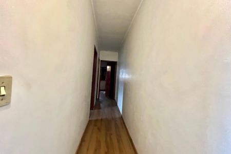 Casa à venda com 250m², 3 quartos e 2 vagas Casa à venda com 250m², 3 quartos e 2 vagasCorredor