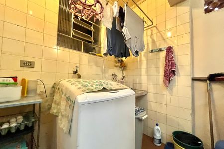 Casa à venda com 250m², 3 quartos e 2 vagas Casa à venda com 250m², 3 quartos e 2 vagasÁrea de Serviço