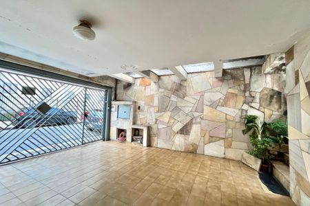 Casa à venda com 250m², 3 quartos e 2 vagas Casa à venda com 250m², 3 quartos e 2 vagasGaragem