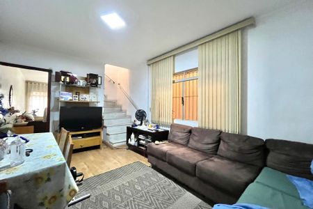 Casa à venda com 250m², 3 quartos e 2 vagas Casa à venda com 250m², 3 quartos e 2 vagasSala de Jantar