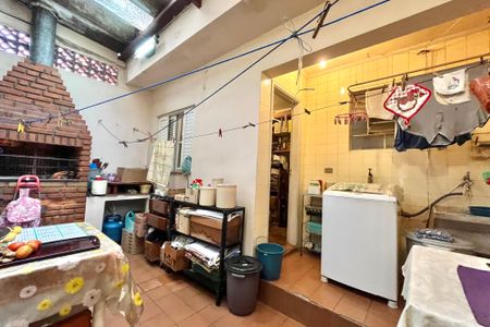 Casa à venda com 250m², 3 quartos e 2 vagas Casa à venda com 250m², 3 quartos e 2 vagasQuintal