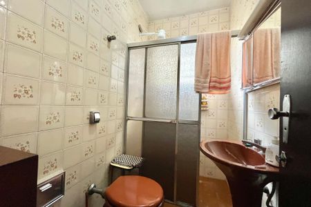 Casa à venda com 250m², 3 quartos e 2 vagas Casa à venda com 250m², 3 quartos e 2 vagasBanheiro Corredor