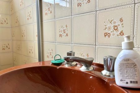 Casa à venda com 250m², 3 quartos e 2 vagas Casa à venda com 250m², 3 quartos e 2 vagasBanheiro Corredor