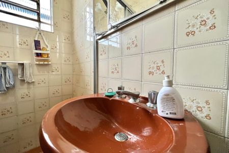 Casa à venda com 250m², 3 quartos e 2 vagas Casa à venda com 250m², 3 quartos e 2 vagasBanheiro Corredor