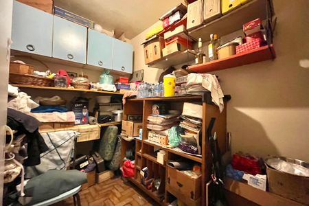 Casa à venda com 250m², 3 quartos e 2 vagas Casa à venda com 250m², 3 quartos e 2 vagasQuarto de Serviço