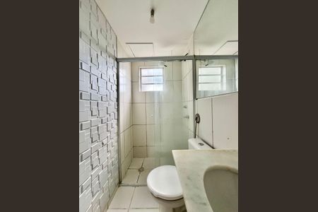Banheiro de apartamento para alugar com 2 quartos, 51m² em Vila Carminha, Campinas