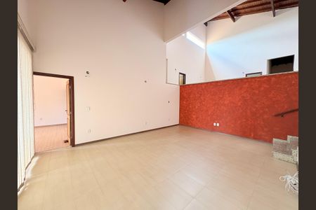 Sala andar inferior de casa de condomínio à venda com 4 quartos, 300m² em Jardim Caxambu, Jundiaí