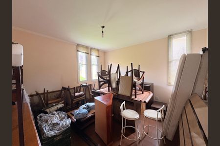 Casa de condomínio à venda com 300m², 4 quartos e 5 vagasQuarto 4