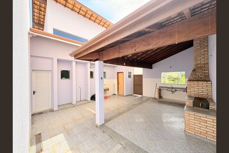 Casa de condomínio à venda com 300m², 4 quartos e 5 vagasÁrea de Serviço e Churrasqueira