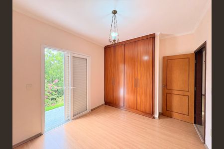 Casa de condomínio à venda com 300m², 4 quartos e 5 vagasQuarto 2