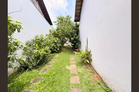 Casa de condomínio à venda com 300m², 4 quartos e 5 vagasQuintal