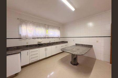 Casa de condomínio à venda com 300m², 4 quartos e 5 vagasCozinha