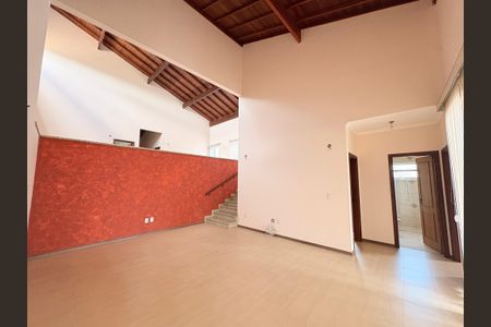 Casa de condomínio à venda com 300m², 4 quartos e 5 vagasSala andar inferior