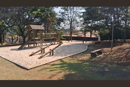 Casa de condomínio à venda com 300m², 4 quartos e 5 vagasÁrea comum - Playground