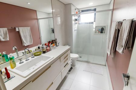 Apartamento à venda com 162m², 4 quartos e 3 vagasBanheiro da Suíte 1