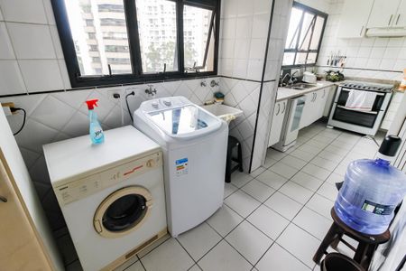Apartamento à venda com 162m², 4 quartos e 3 vagasDetalhe da area de serviço