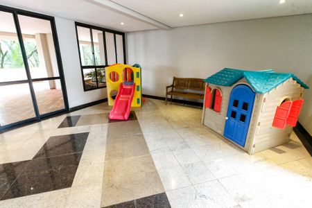 Apartamento à venda com 162m², 4 quartos e 3 vagasÁrea comum - Playground