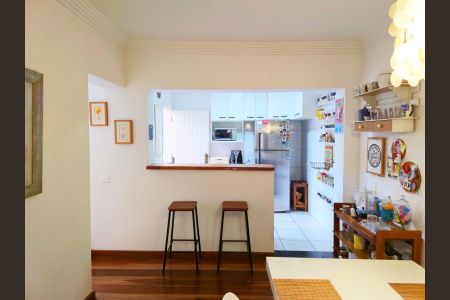 Casa à venda com 240m², 4 quartos e 4 vagasCozinha 