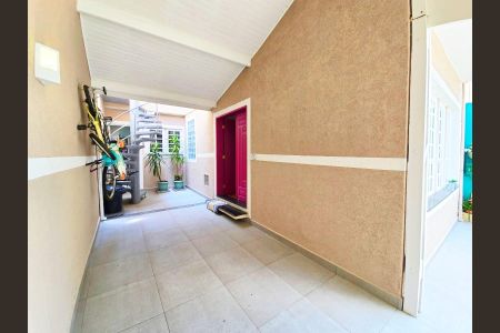 Casa à venda com 240m², 4 quartos e 4 vagasGaragem 