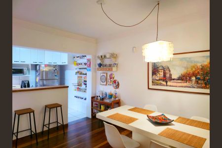Casa à venda com 240m², 4 quartos e 4 vagasCozinha 