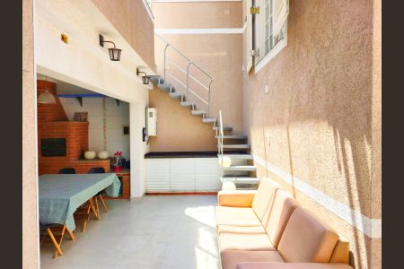 Casa à venda com 240m², 4 quartos e 4 vagasVaranda gourmet