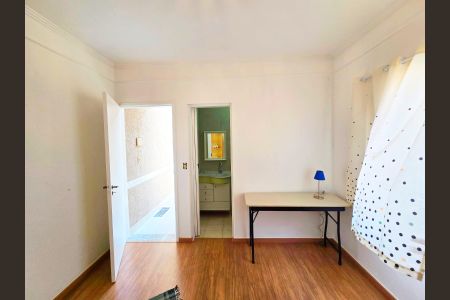 Casa à venda com 240m², 4 quartos e 4 vagasSuíte 02