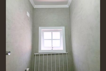 Casa à venda com 240m², 4 quartos e 4 vagasBanheiro da Suíte 2
