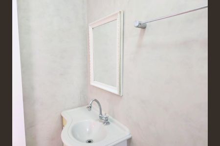 Casa à venda com 240m², 4 quartos e 4 vagasBanheiro da Suíte 2