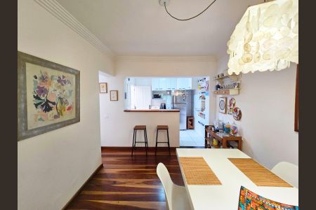 Casa à venda com 240m², 4 quartos e 4 vagasCozinha 