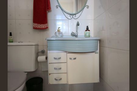 Casa à venda com 240m², 4 quartos e 4 vagasBanheiro de serviço