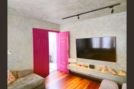 Sala  de casa à venda com 4 quartos, 141m² em Vila Rosalia, Guarulhos