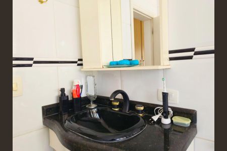 Casa à venda com 240m², 4 quartos e 4 vagasBanheiro da Suíte