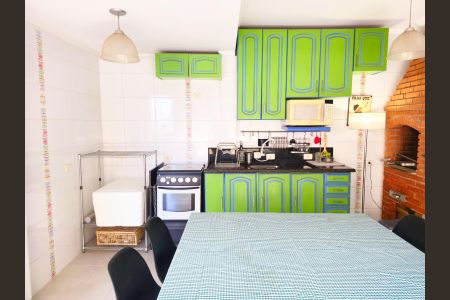 Casa à venda com 240m², 4 quartos e 4 vagasVaranda gourmet