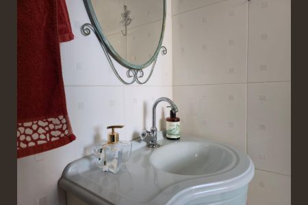 Casa à venda com 240m², 4 quartos e 4 vagasBanheiro de serviço