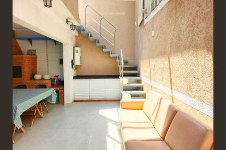 Casa à venda com 240m², 4 quartos e 4 vagasVaranda gourmet